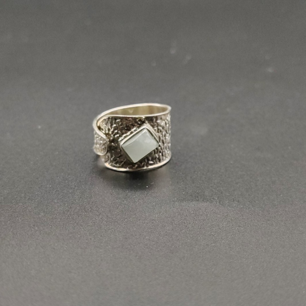 Moon Stone Silver Ring🌜